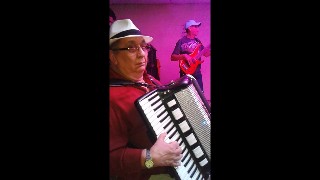 Clementino Moura o Rei da gafieira no Forró da Zuleide (20/10/2015)