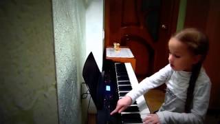 Girl. Piano playing. Девочка играет на пианино. Girl. Piano playing. Девочка играет на пианино.