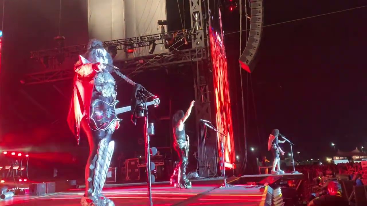 KISS、11月30日に東京ドーム公演決定。一夜限りのアンコール来日公演