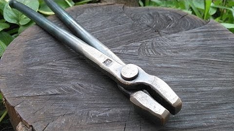 Blacksmithing - forging a simple, traditional tong - start to finish
