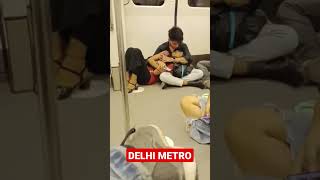 jhandewalan metro couple video, metro boy kissing video #shorts #shortsvideo #viral #viralvideo