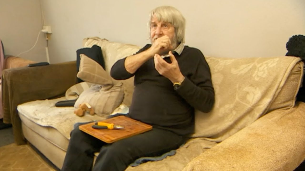 Man who can't find NHS dentist pulls out six of his own teeth YouTube