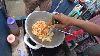 Greater Jakarta Street Food 1380 Part.1 MARKONAH Makaroni Kornet NgeunAH Warung Kaleng