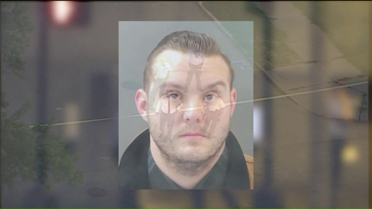 St. Louis police officer charged with shooting unarmed car thief - YouTube