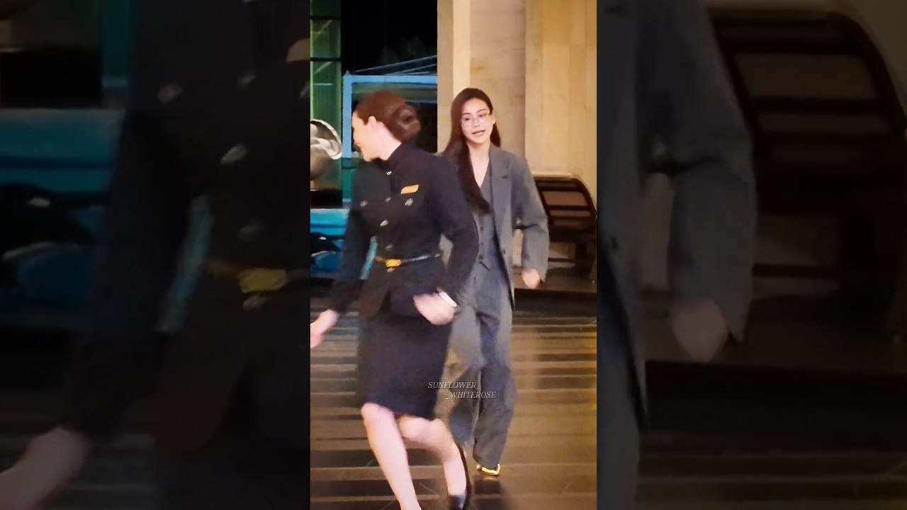 Save me 😂 This triangle 🤣 4element The Water Series 💙 