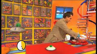Mister maker shows you how to make a intergalactic flying saucer...in
under minute! download this from mistermaker.com here:
http://mistermaker.com/ma...