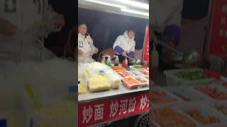 Уличная еда в Китае на дороге