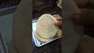 Download Lagu बेकरी वाला पिज़्ज़ा बेस मिनटो में बनाएं 😋👌#pizza #shorts #youtubeshorts #foodshorts #nishamadhulika MP3