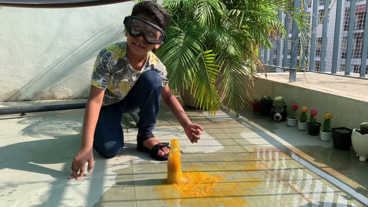 Ritwik makes volcano with Baking soda and vinegar