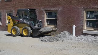 John Deere G Series Skid Steer Loader & Compact Track Loader Safety Tips