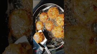 Aloo ke kabab #recipe #foodforfoodies #trendingshorts #cooking#shortsfeed #shorts #youtubeshorts #yt