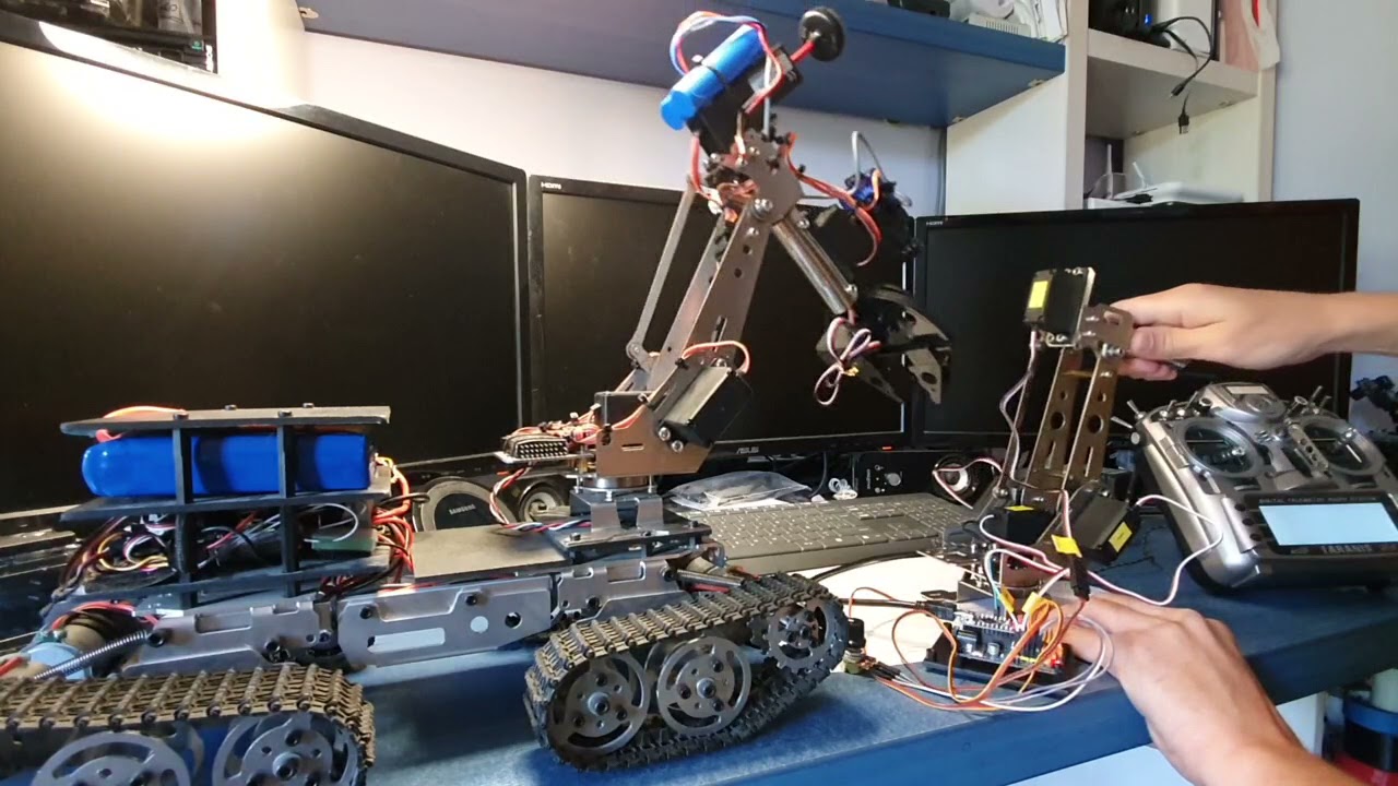 Telecontrol con realimentación de fuerza y tele-presencia. Por Paco Carabaza. 1 de 2.