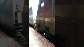 15084 utsarg express arrival at kanpur Central #train #railway #express