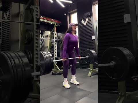 ياسمين عبد العزيز تتفوق على العوضي