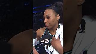 Betnijah Laney sideline interview ahead of the fourth quarter