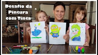 Desafio da pintura com tinta | Laurinha e Lívia ensinando o Papai pintar com tinta