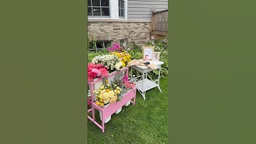 Flower Bar Activity for your Bridal Shower ✨💍🤍🌷🌸