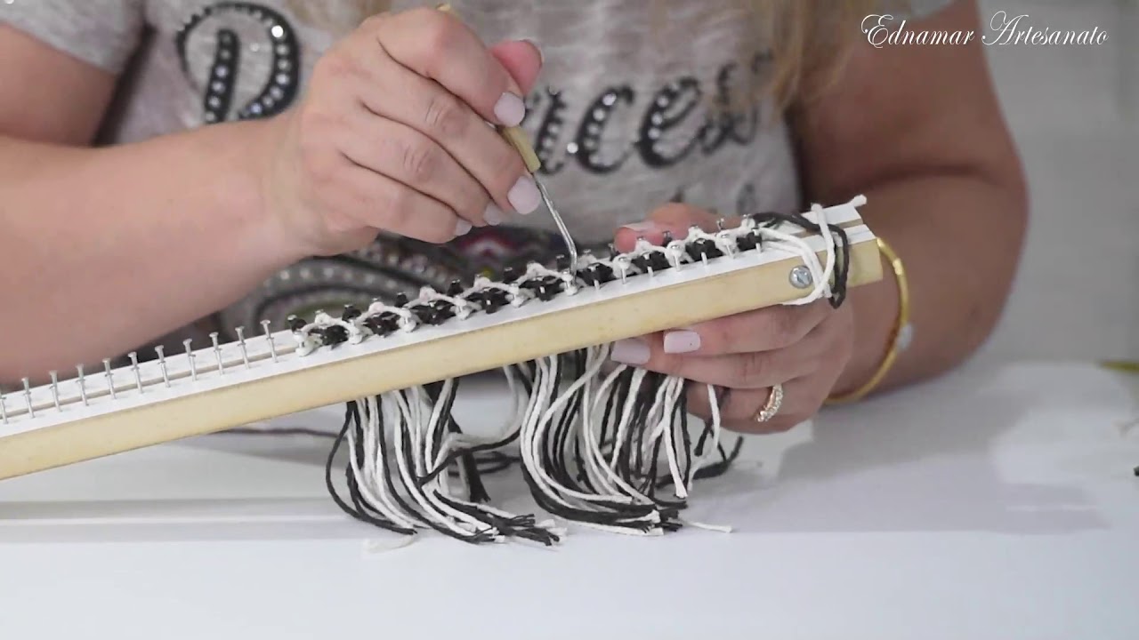 Aprenda a fazer um lindo  tapetinho com dois tons no tear