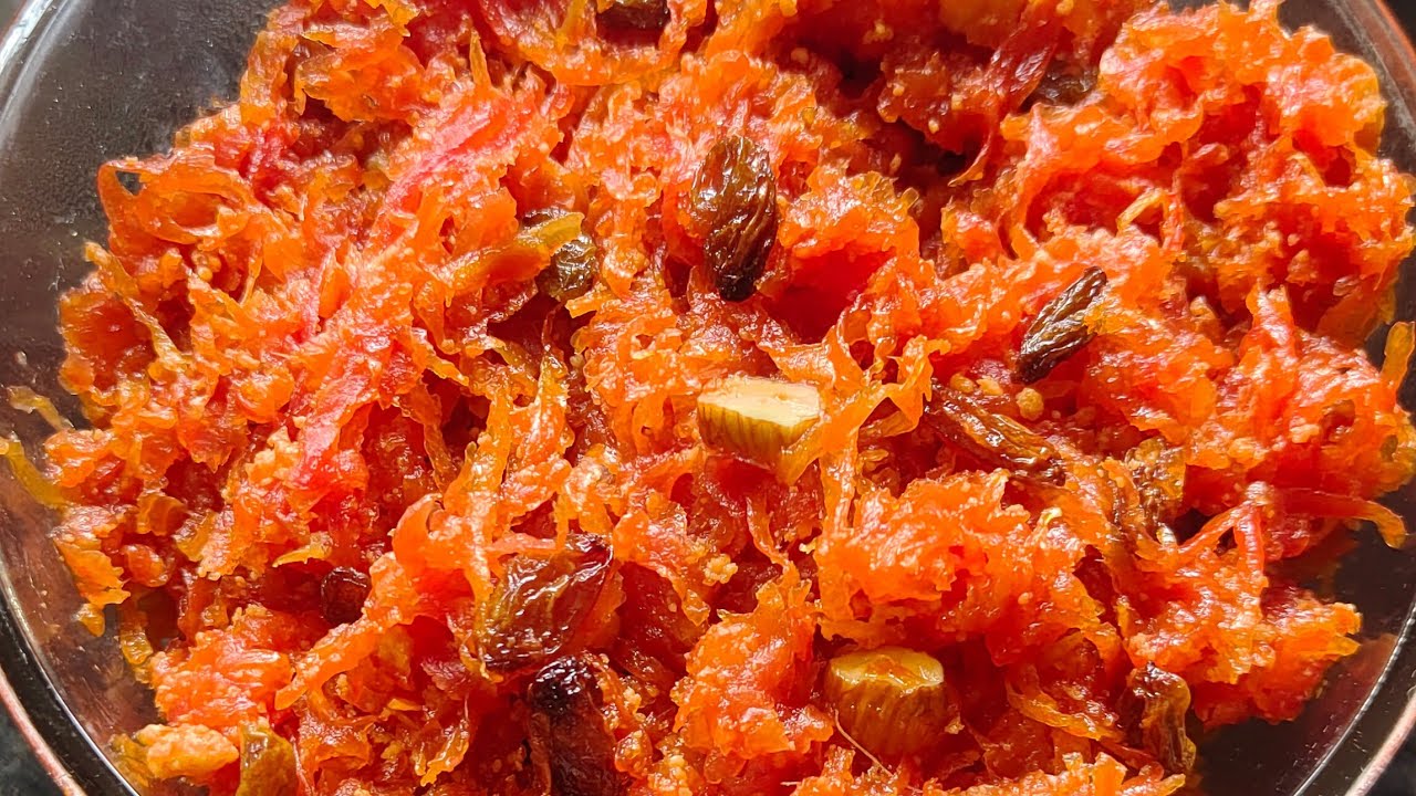 गाजराचा हलवा / दुध व खवा न वापरता परंतु चवीला मात्र एकदम खवा वापरून केलेल्या हलवा सारखा