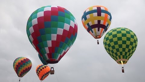 Bình Thuận: Trình diễn khinh khí cầu trên bãi biển Đồi Dương