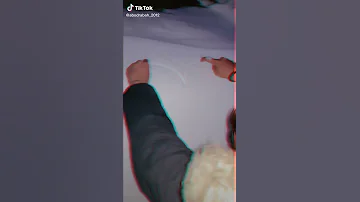 وحدي بقيت اتخيلك امشي و ابوس بصورتك ضليت احضن بل هوة بلكي حضنتي توصلك 