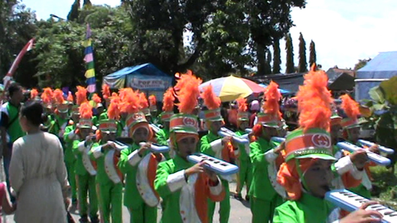 DRUM BAND MI HASYIM ASY'ARI PETAK PACET SANGAT INDAH