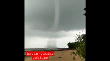 penampakan Angin puting Beliung❗#video #viral #viralvideo #shorts #videos #angin #anginkencang