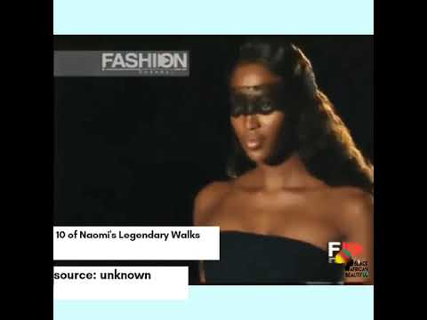 Videó: A 49 éves Naomi Campbell hálós ruhában, köldök alatti nyakkivágással érkezett a bemutatóra