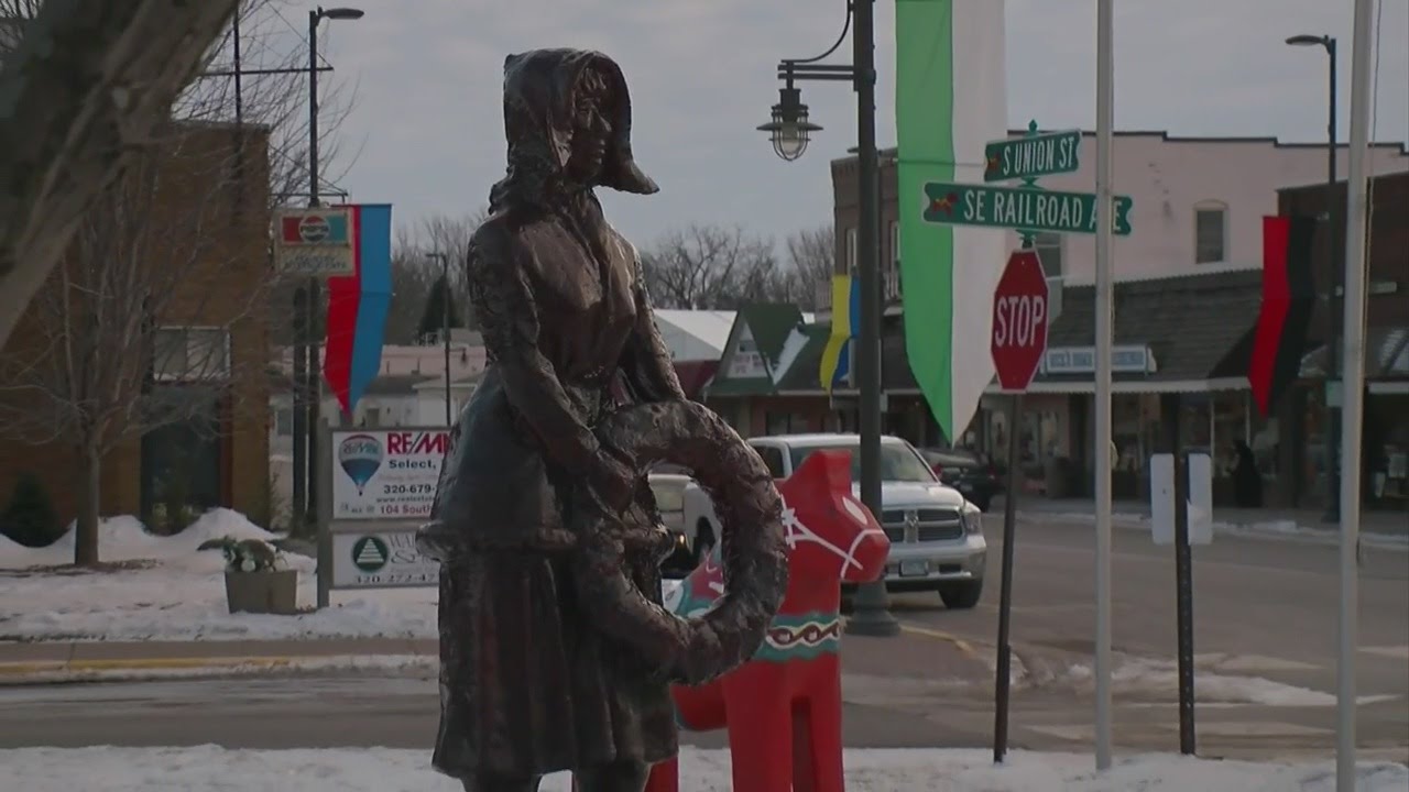 Goin’ To The (Frozen) Lake: Amelia & Mark In Mora