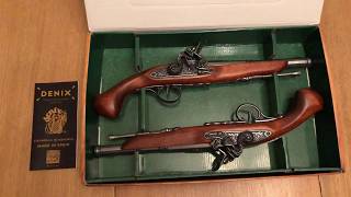 Дуэльные пистоли кремневые классические, 2 Dueling Pistols, 18th. C, Denix 2-1102/G Дуэльные пистоли кремневые классические, 2 Dueling Pistols, 18th. C, Denix 2-1102/G