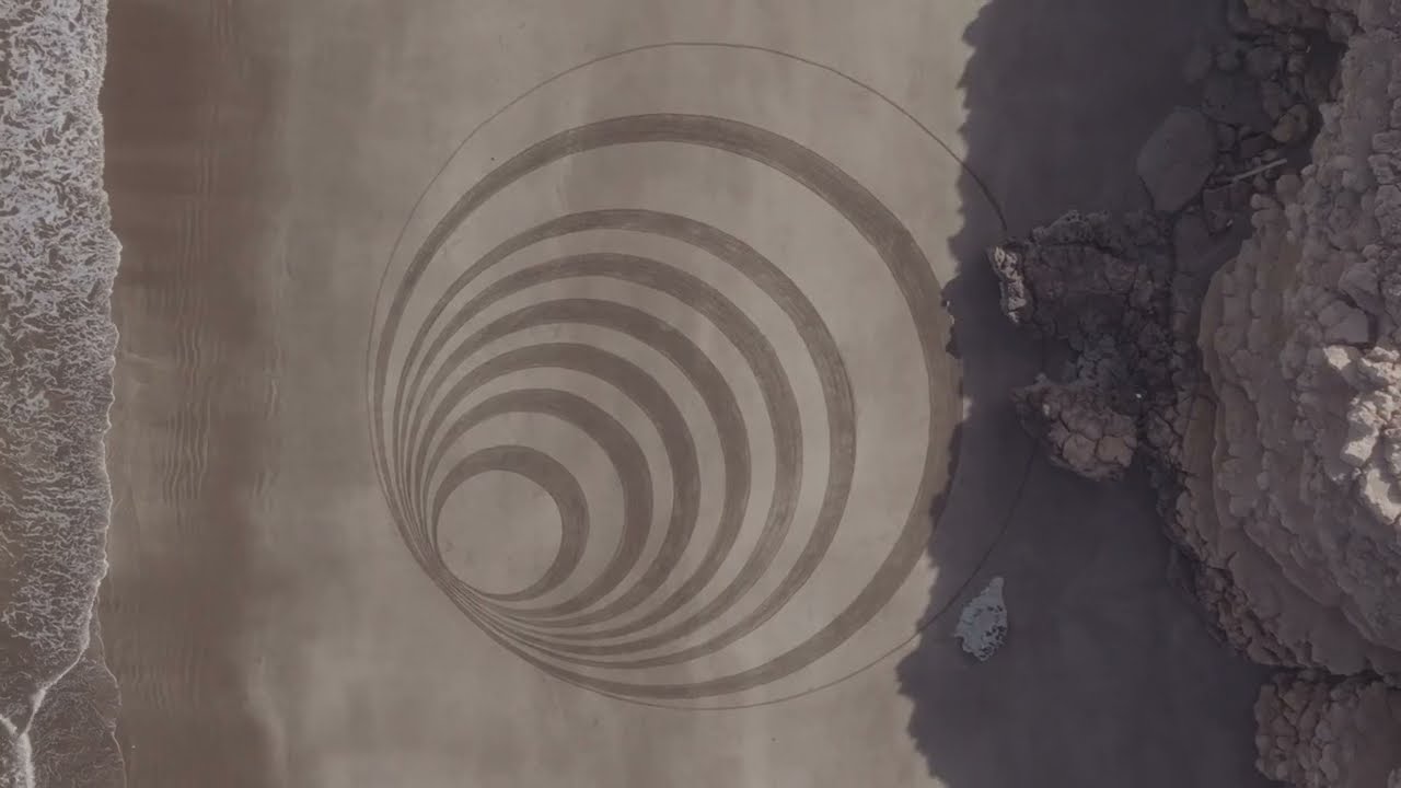 Reasons , the Amouage Essence, created by Bertrand Duchaufour and reimagined on the Omani sand.