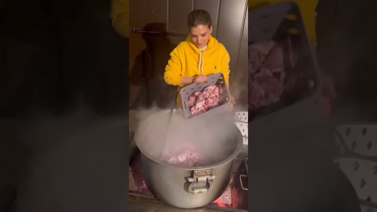 Actress Resham cooking "Daal Gosht" for Nayaz 😎 