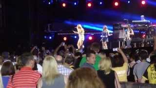 Carrie Underwood - Before He Cheats (Live CMA Fest 2012)