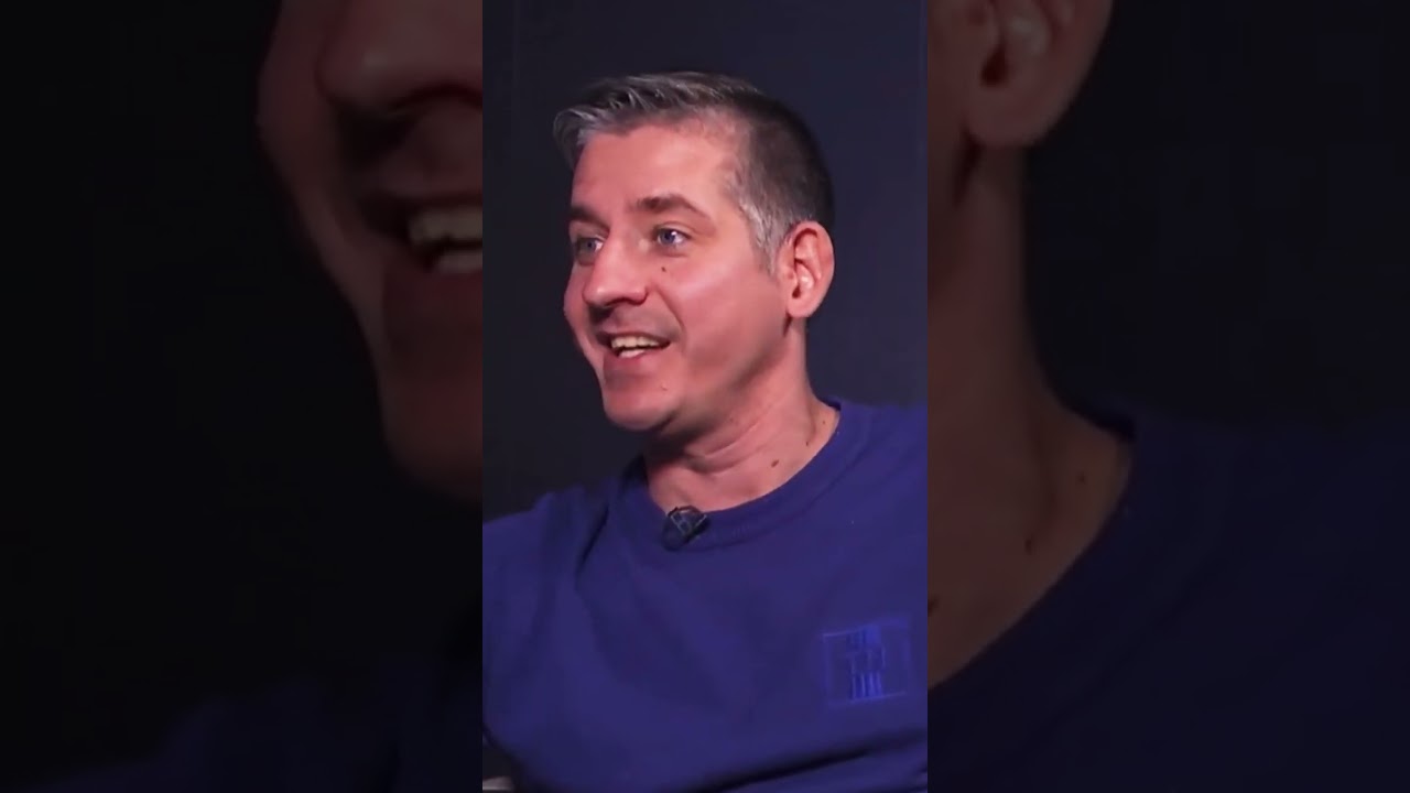 Kristaps Valters par piespēli Lebronam Džeimsam.