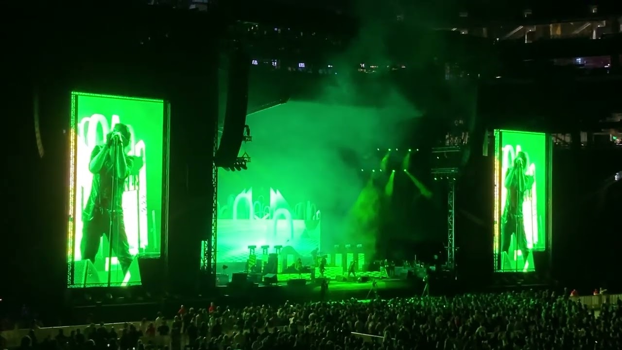 The Strokes – Reptilia LIVE @ Minneapolis, Minnesota ~ April 8, 2023 The Strokes – Reptilia LIVE @ Minneapolis, Minnesota ~ April 8, 2023