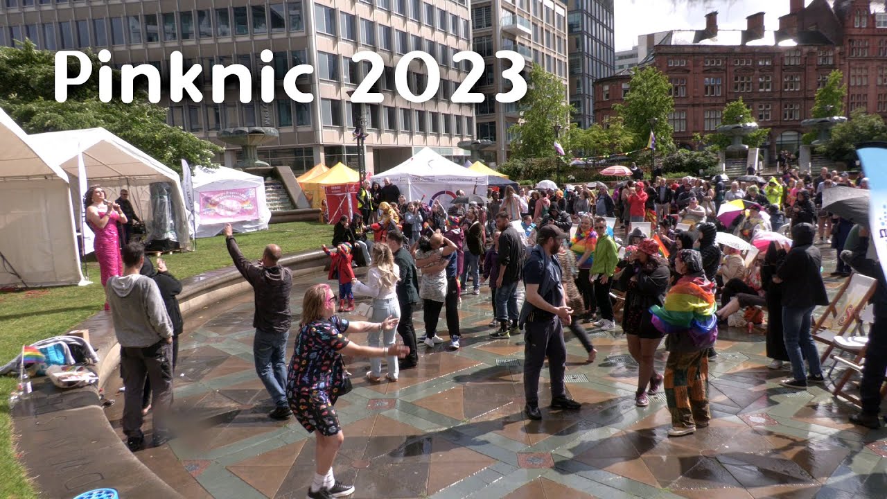 A Pinknic In The Rain [Sheffield, July 2023] - YouTube
