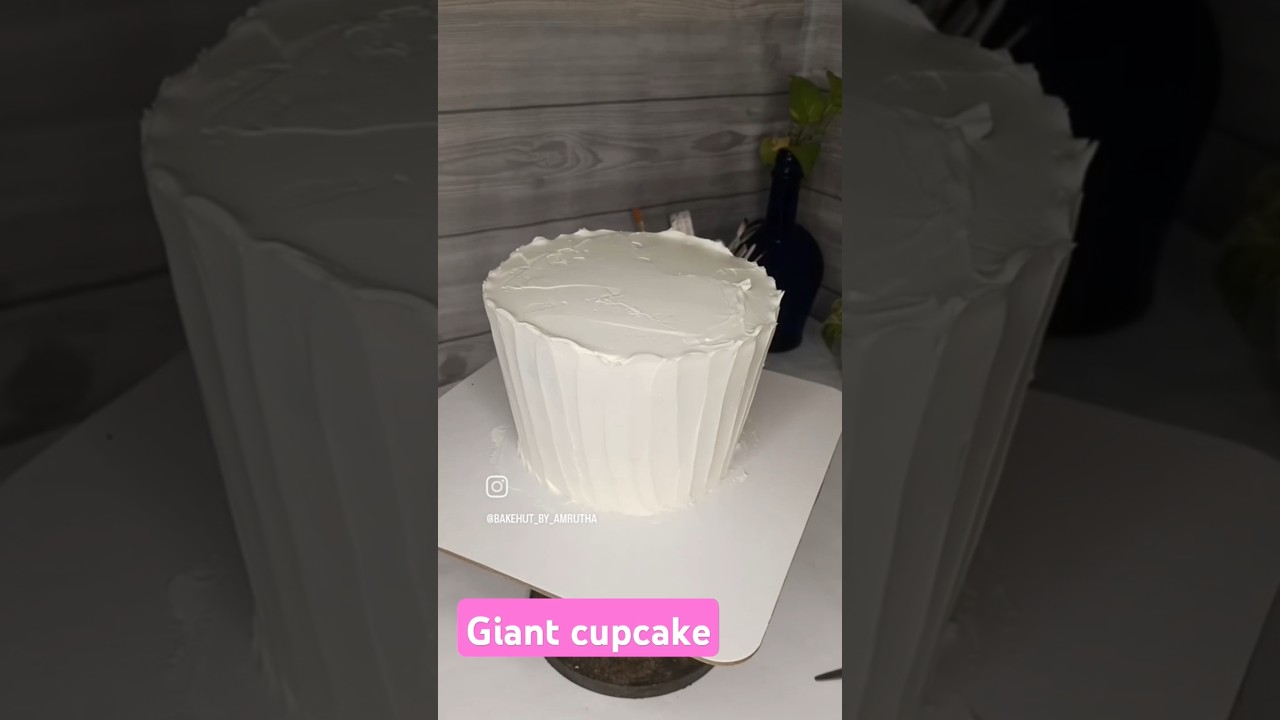 giant cupcake 