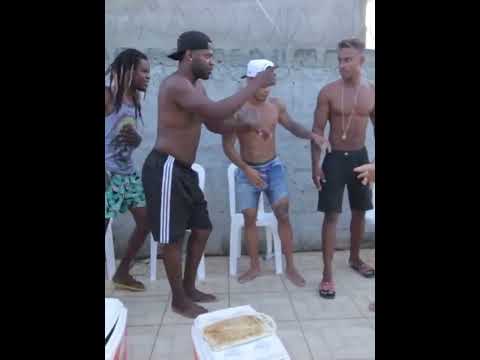 O NIVEL DE RESENHA QUANDO OS AMIGOS SE ENCONTRAM