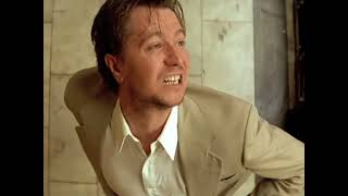 Gary Oldman taking pills (Leon - The professional)