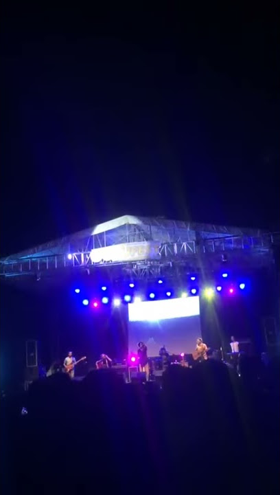 konser live fourtwnty hitam putih 30 detik story WhatsApp