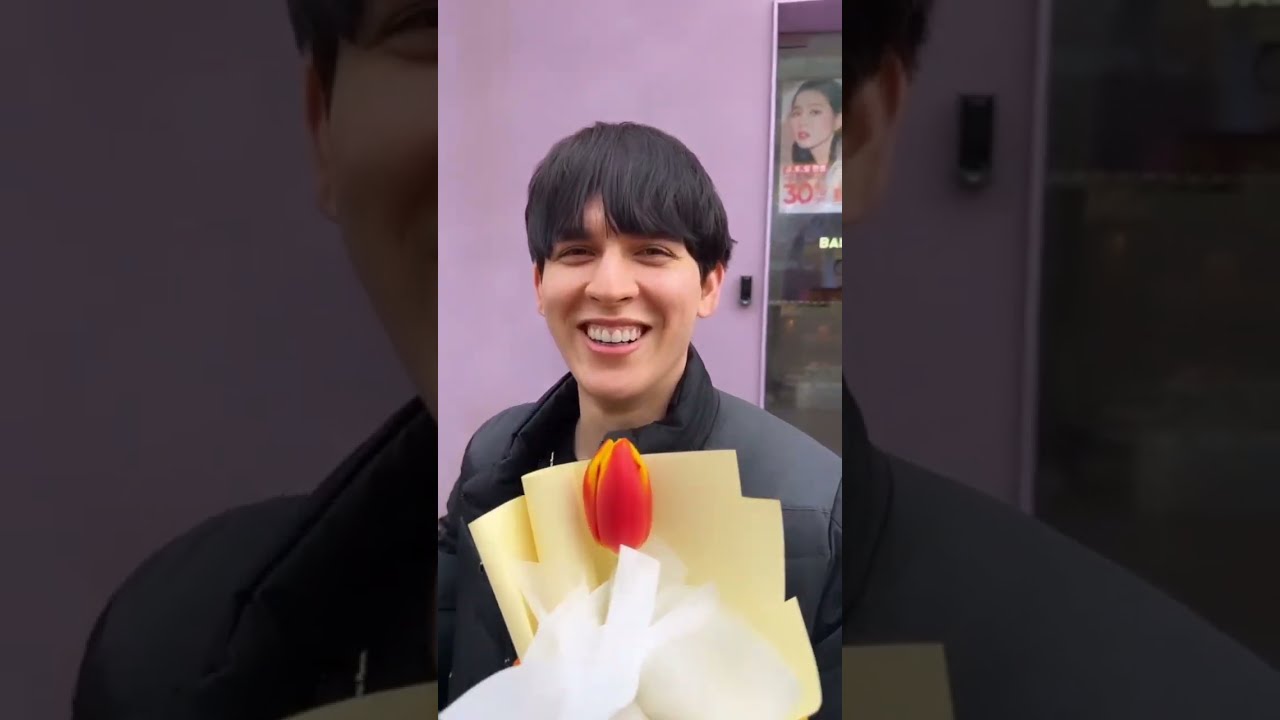 MosBank finally together! First day together in Korea, sweet meeting at the airport! 