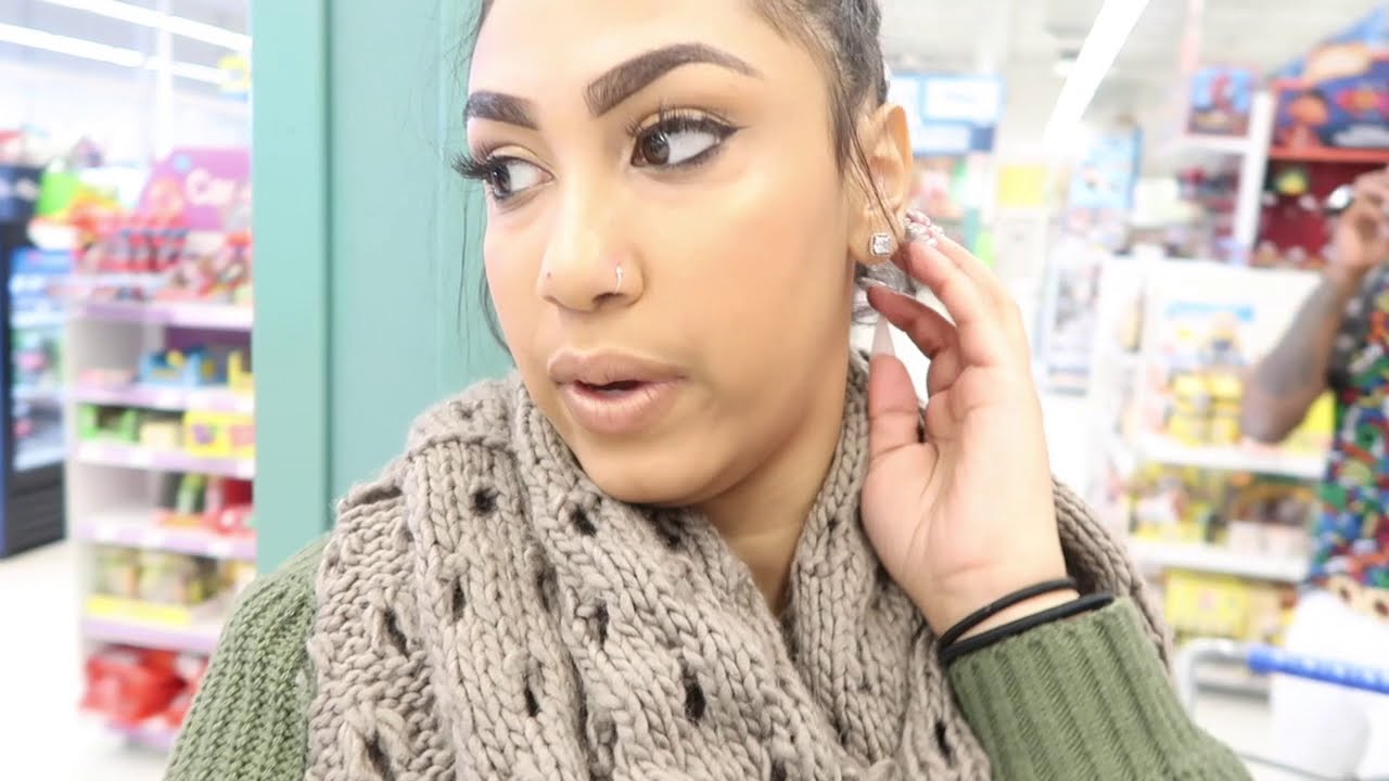 ACCIDENTALLY CALLED TREY BABY | CHRISTMAS SHOPPING FOR CJ