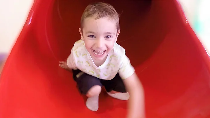 VLOG - Fun indoor & repas chez QUICK - Aire de jeu...