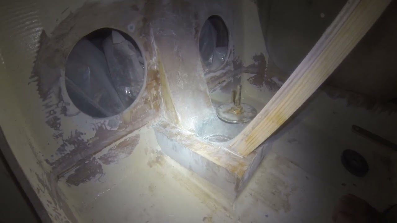 Fabrication du puits de mât