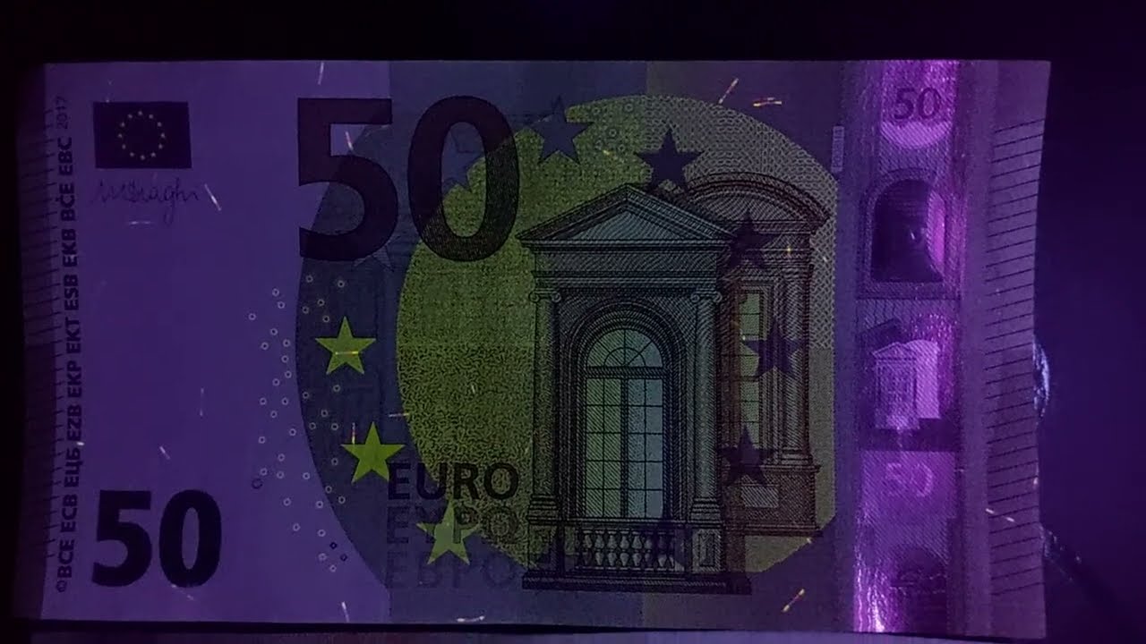 Chromophores: 50 Euros bill (2017, Circulated) under ultraviolet light