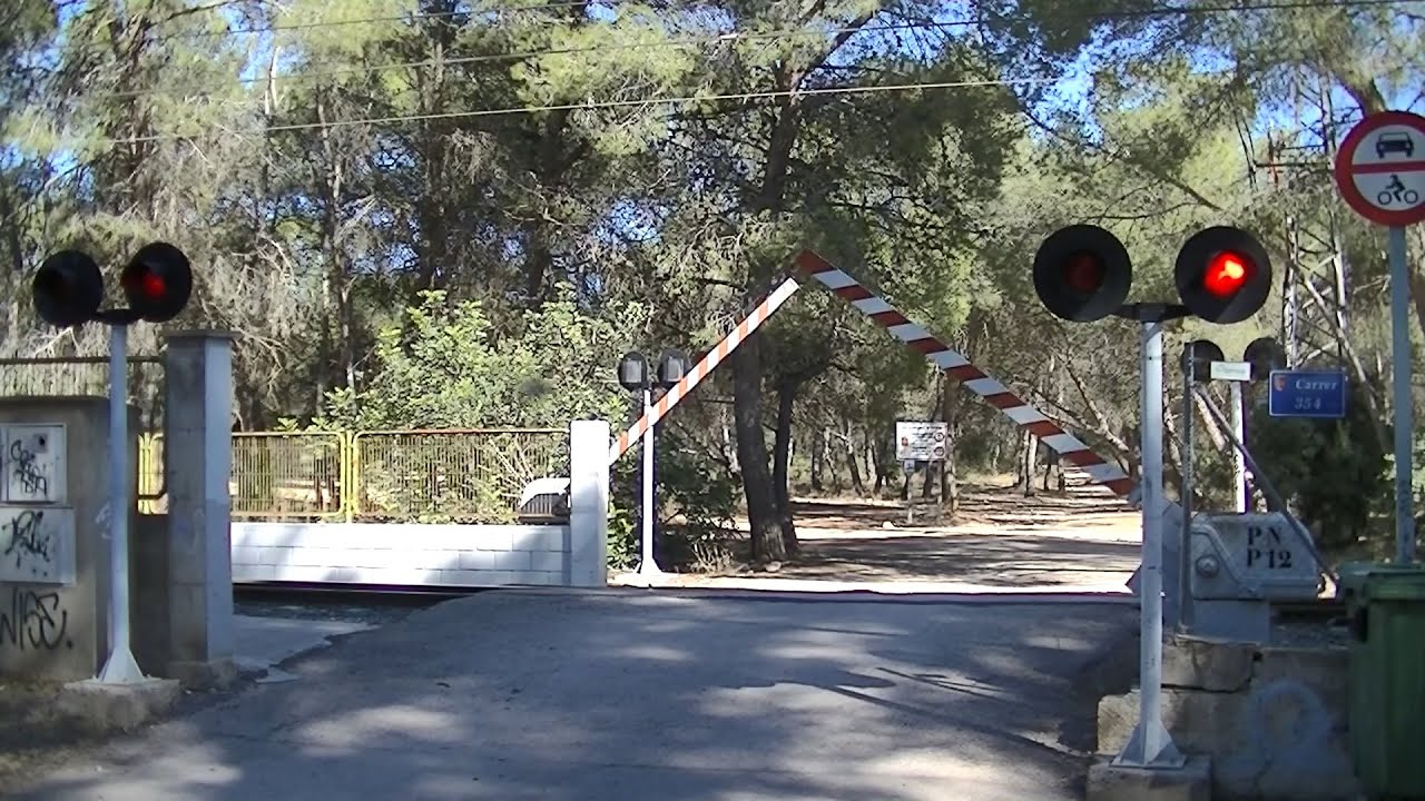 Spoorwegovergang La Vallesa (E) // Railroad crossing // Paso a nivel