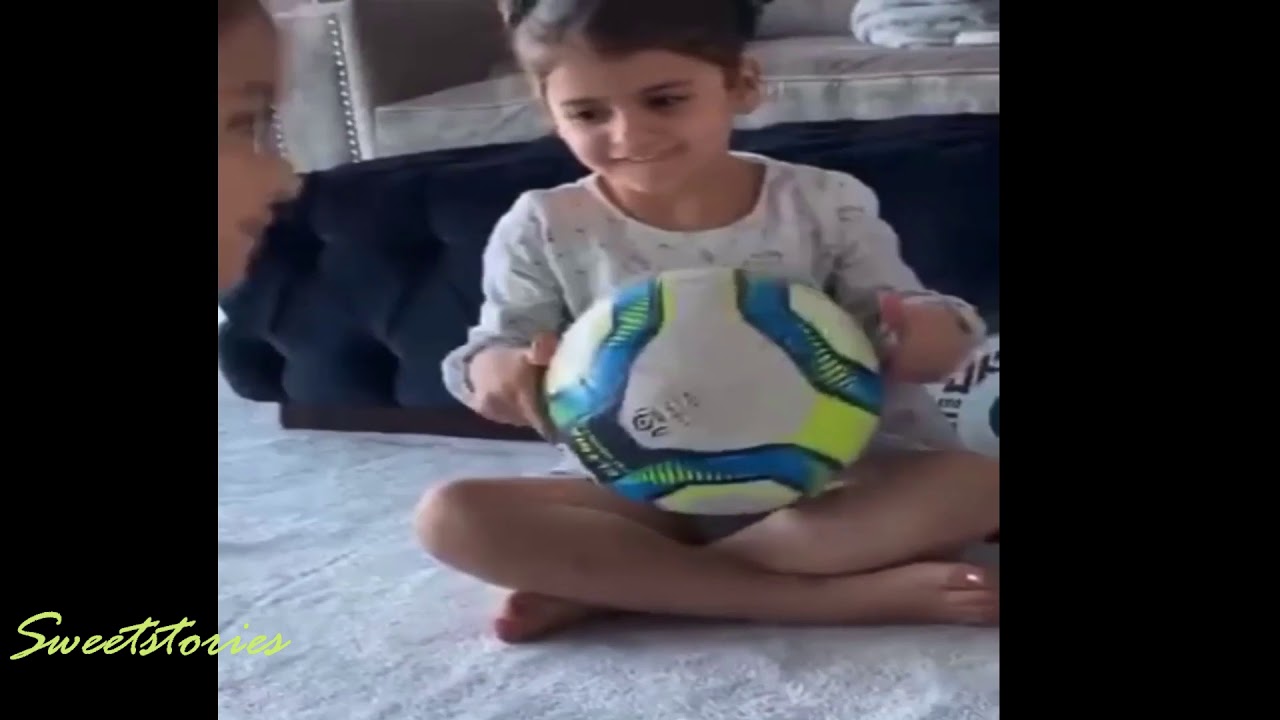 بنات دانيلا سمعان وفابريغاس