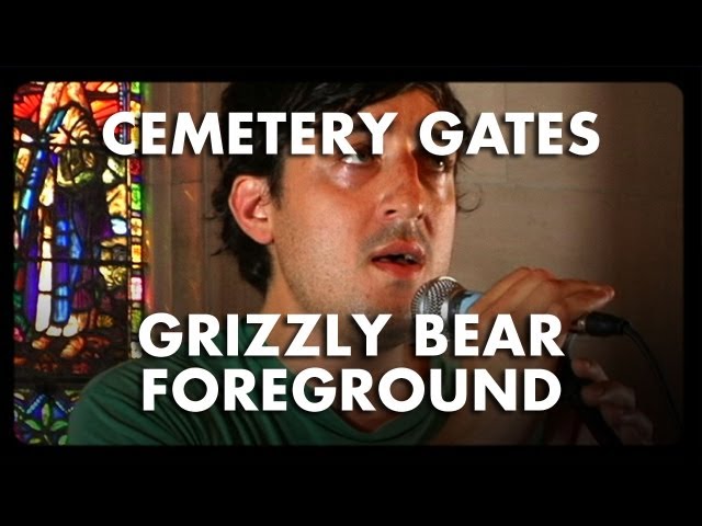 ForegroundGrizzly Bear