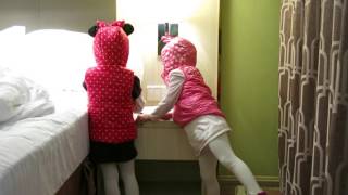 Aliza & Naomi 2016031703