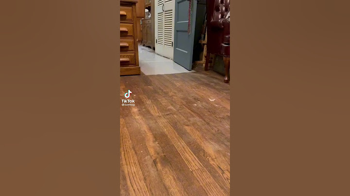 El pato va al baño y se olvidó sus cosas